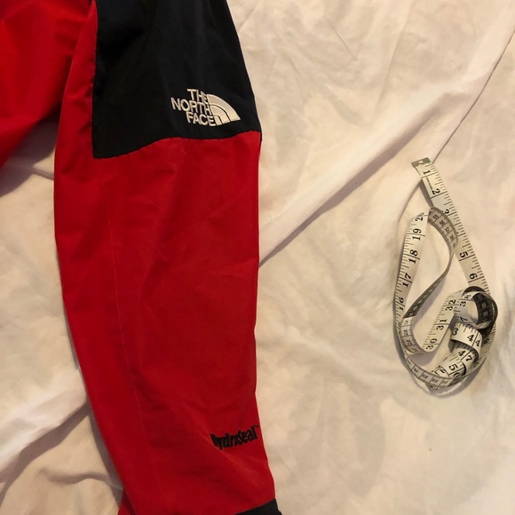 Mens med North Face jacket - Picture 14 of 16